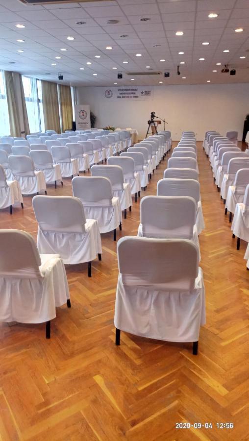 Hotel Magistern Konferencia Es Wellnesshotel Siófok Exteriör bild