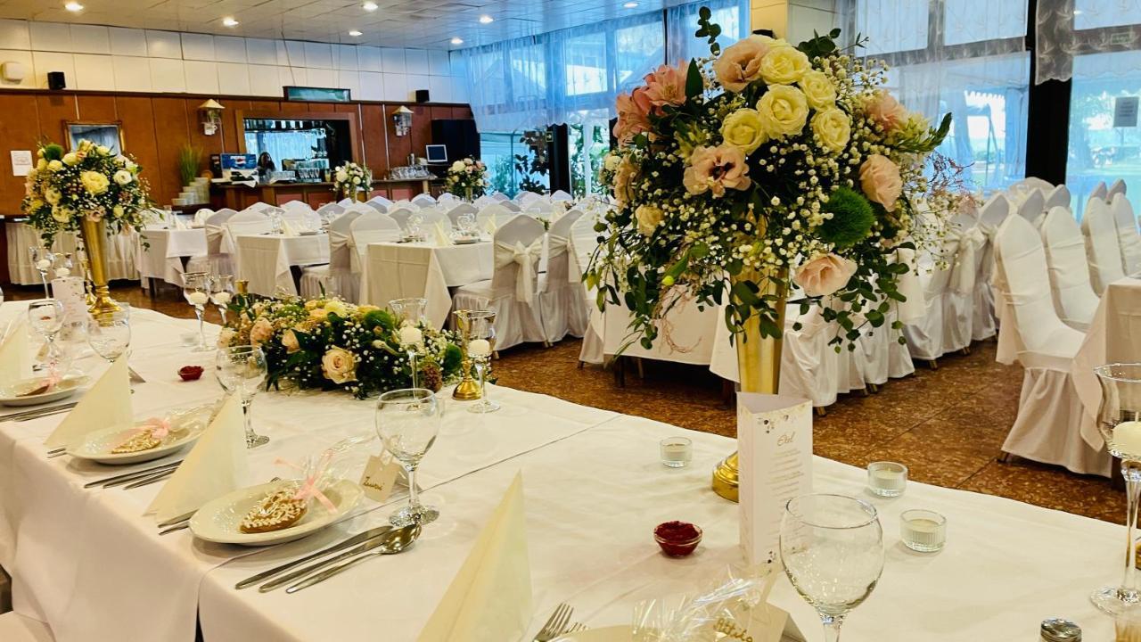 Hotel Magistern Konferencia Es Wellnesshotel Siófok Exteriör bild