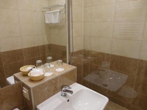 Hotel Magistern Konferencia Es Wellnesshotel Siófok Exteriör bild