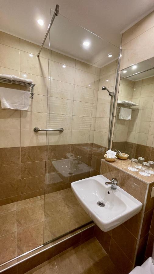 Hotel Magistern Konferencia Es Wellnesshotel Siófok Exteriör bild